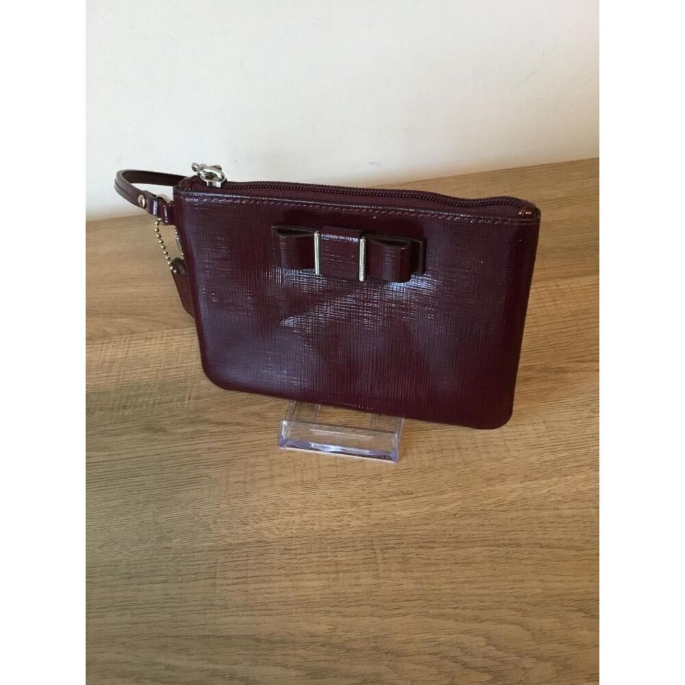 Coach Darcy Bow Wristlet in Burgundy/Maroon Textured Leather NWOT